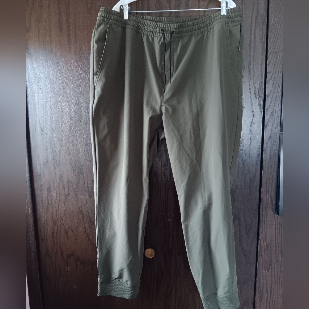 Old Navy Olive Green Sweatpants